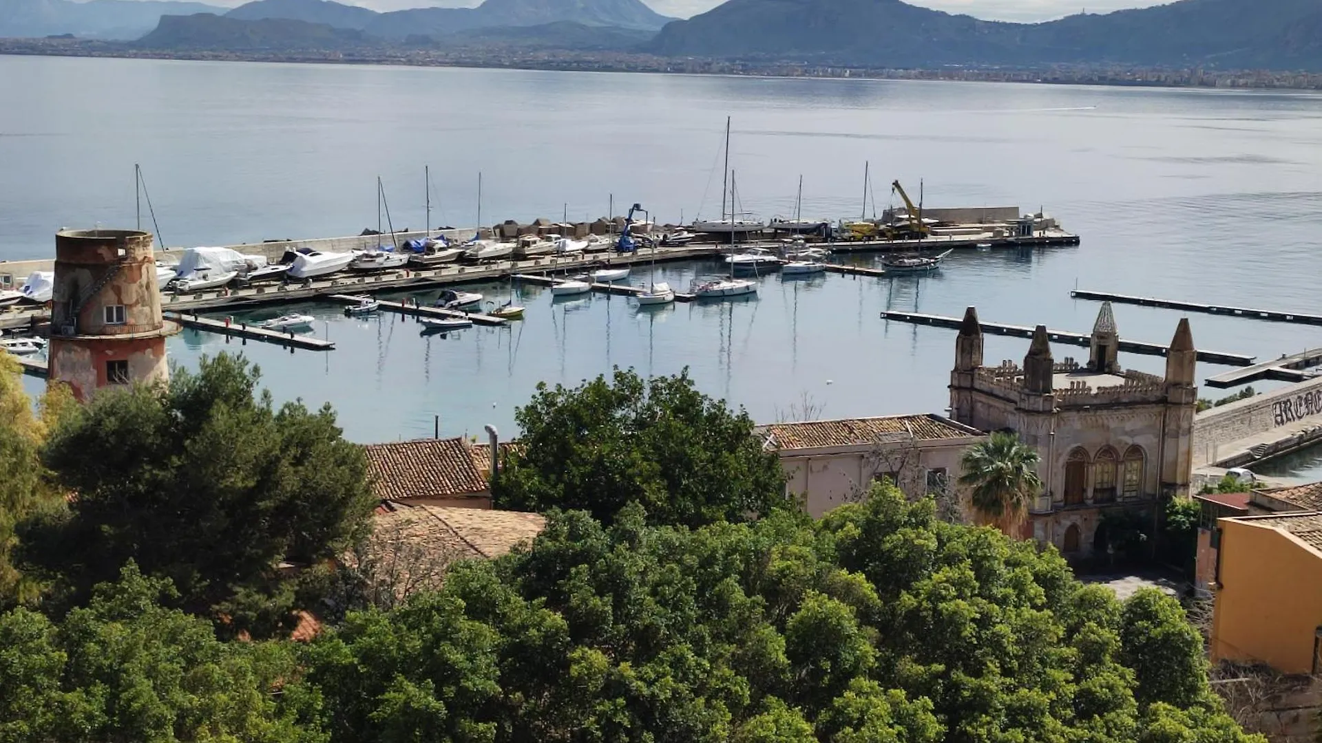 Ferienwohnung Rineddahouse Arenella - Vista Mare Panoramica A Palermo Con Parcheggio Privato