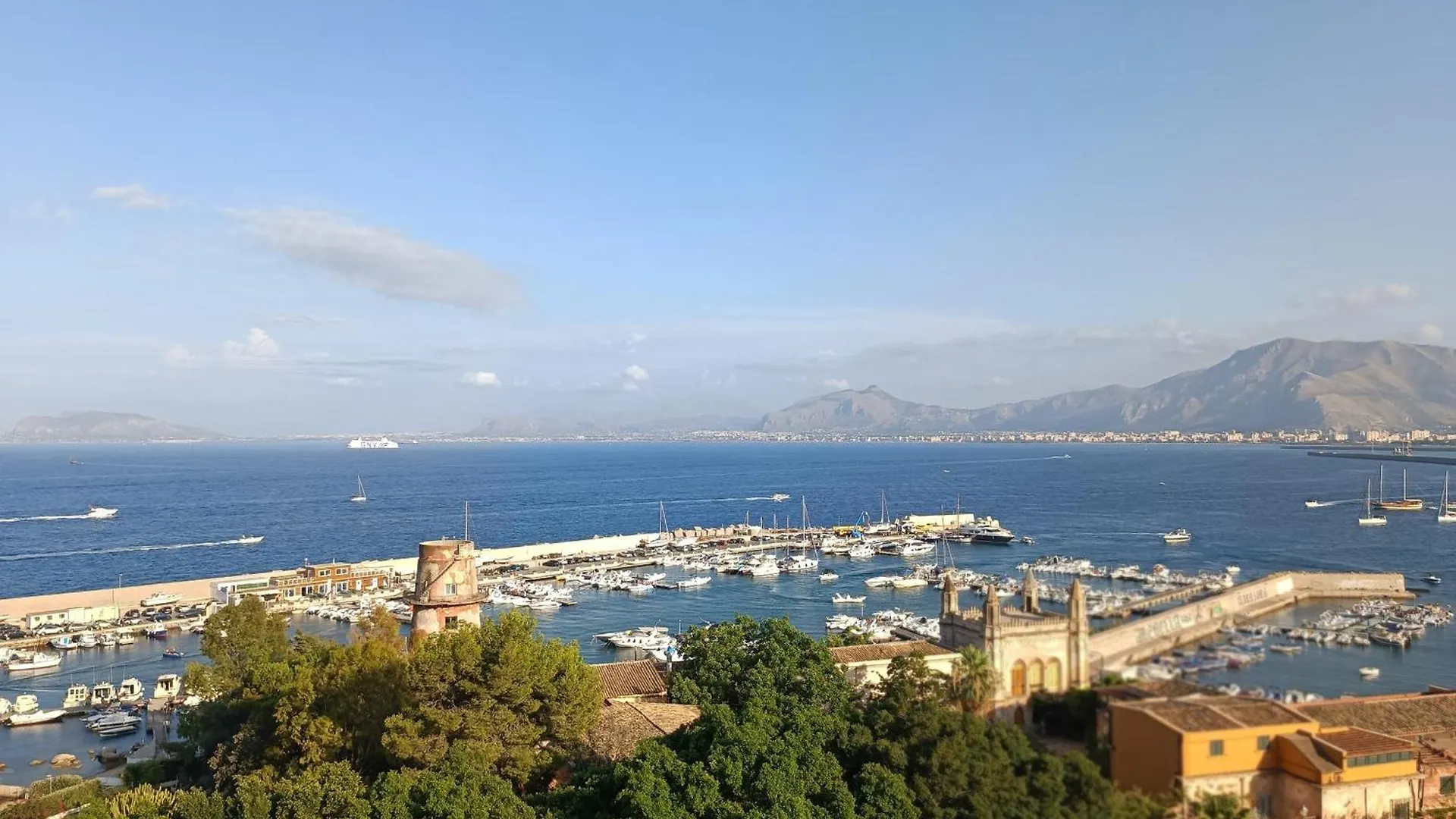 Ferienwohnung Rineddahouse Arenella - Vista Mare Panoramica A Palermo Con Parcheggio Privato
