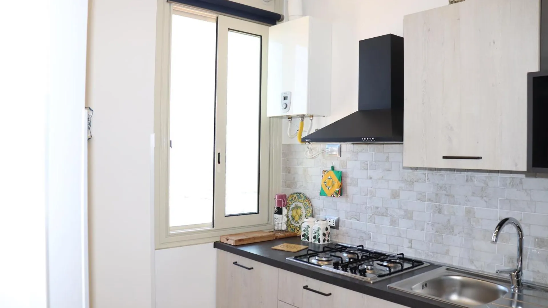 Ferienwohnung Rineddahouse Arenella - Vista Mare Panoramica A Palermo Con Parcheggio Privato Apartment