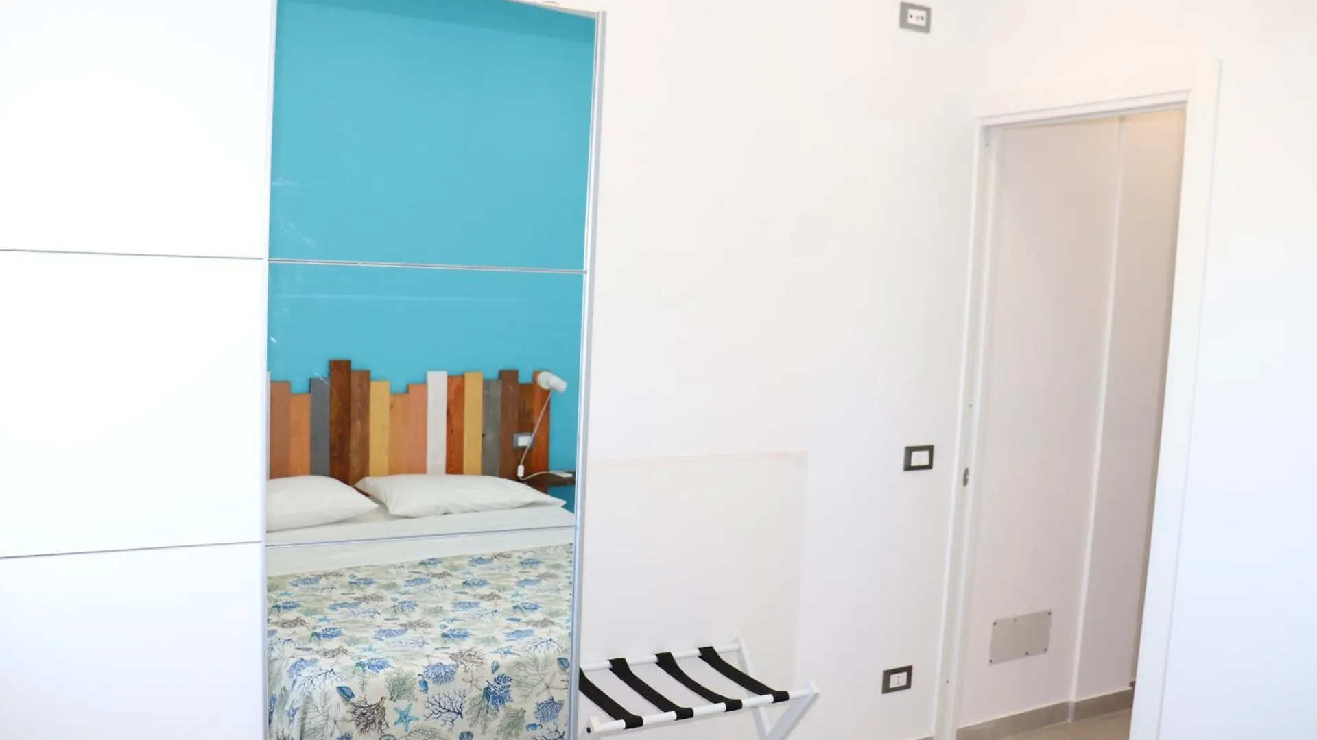 Apartment Ferienwohnung Rineddahouse Arenella - Vista Mare Panoramica A Palermo Con Parcheggio Privato