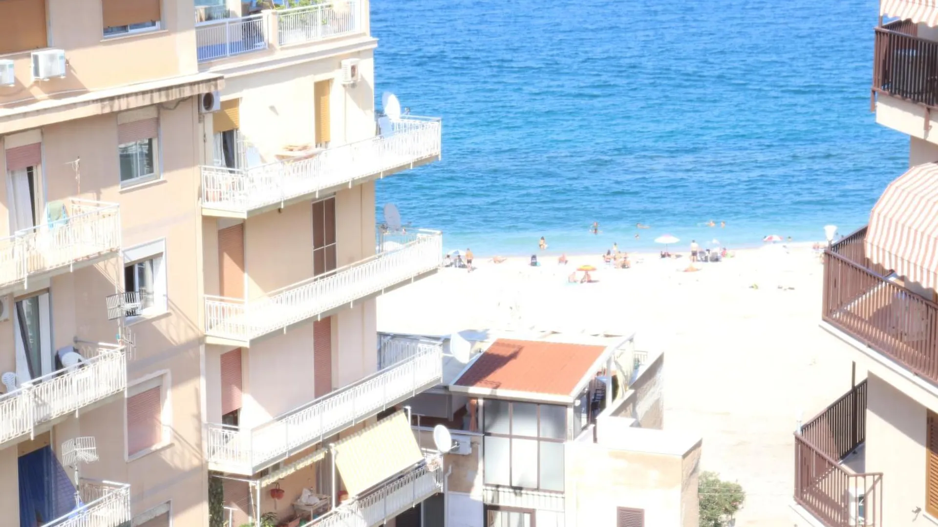 Ferienwohnung Rineddahouse Arenella - Vista Mare Panoramica A Palermo Con Parcheggio Privato