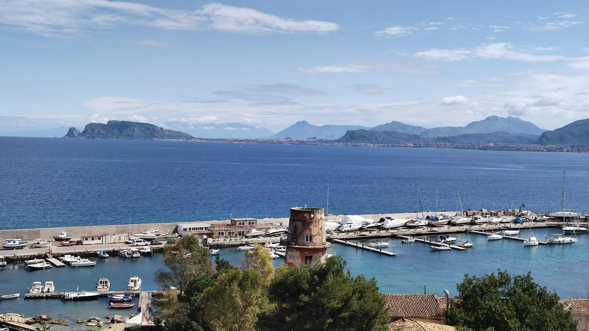 Rineddahouse Arenella - Vista Mare Panoramica A Palermo Con Parcheggio Privato location